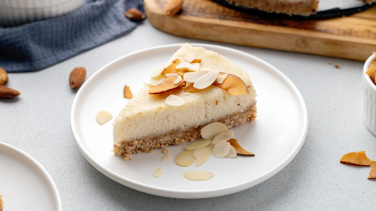 A moist, almond-flavored cake that’s low in carbs and full of flavor.